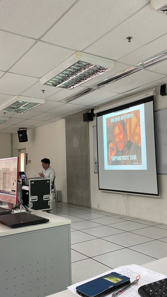 Gotta love the meme-driven class by <a href="/ezesantillan/">Ezequiel Santillan</a> 👌🏻✨