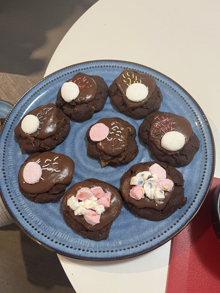 Ella West tweet media