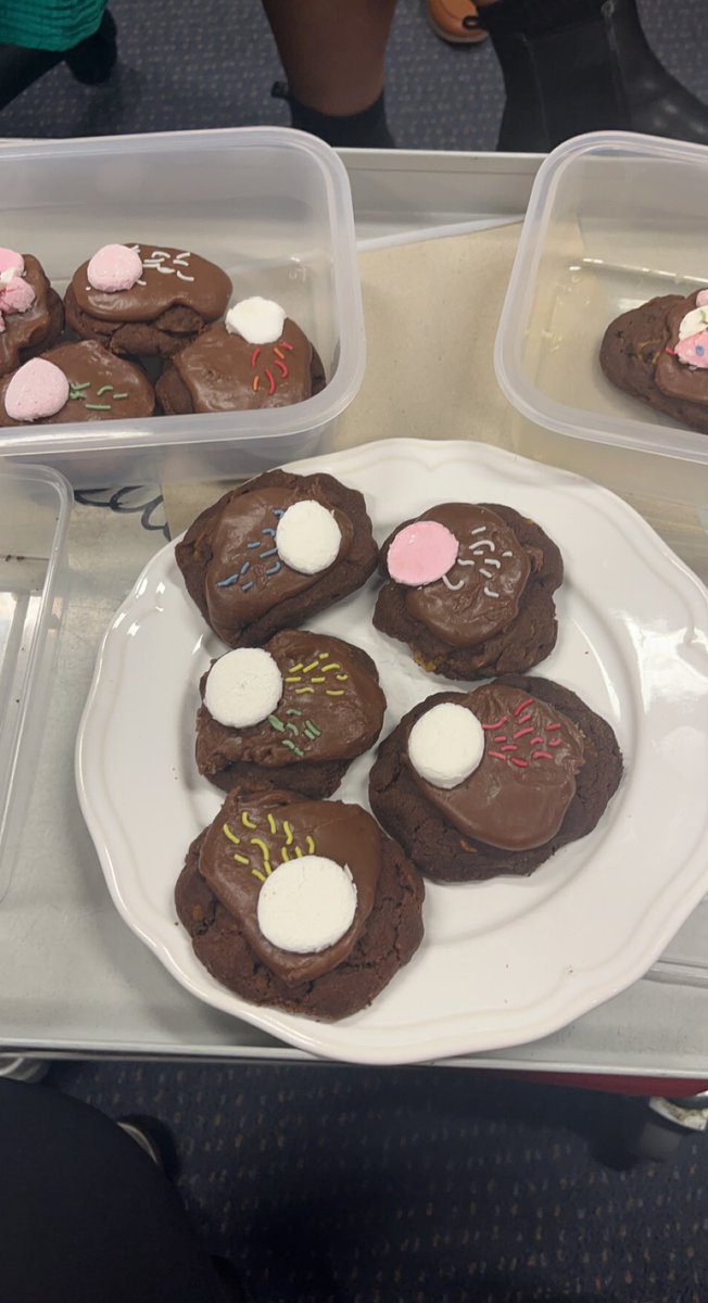 Ella West tweet media