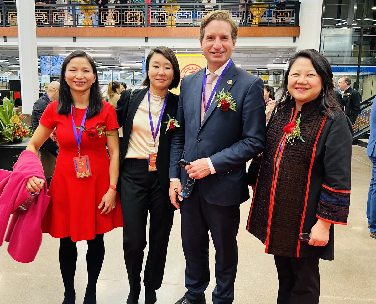 ThaoMeeNow's tweet photo. Attending the ribbon cutting of the Asian Mall in Eden Prairie with my #EdinaAsianAmericanAlliance and ran into our Congressman ⁦@RepDeanPhillips⁩ #CAALMN #AsianAmericans https://t.co/h4Uvw9UYIV