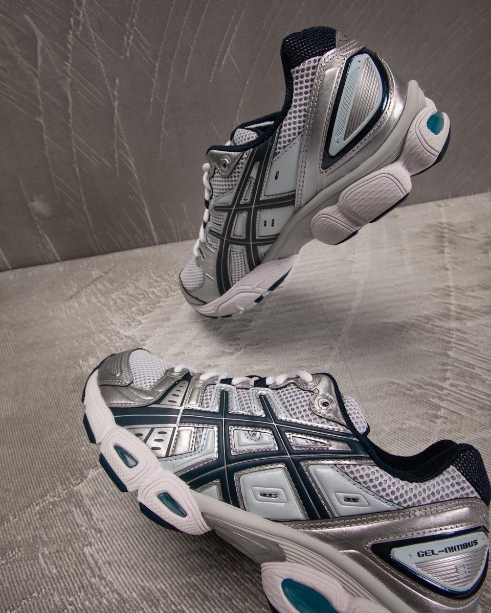 ImpactShop's tweet photo. Alerte pour les fans de @ASICSFrance 🚨

La Gel-Nimbus 9 est de retour dans un Silver French Blue.

Achète ta paire maintenant online &amp; in-store 🔥

https://t.co/gzuuLcLQxS https://t.co/lyjR95cTZw