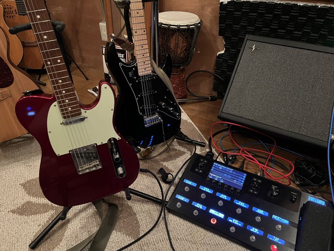 作品制作中⤴️  写真はギターRecの様子😉  ギターはBacchusのテレキャスターとLINE6のJames Taylor Variax JTV-69🎸  I/OとしてLINE6 Helix。モニターとしてLINE6<a href="/tag/%E3%83%AC%E3%82%B3%E3%83%BC%E3%83%87%E3%82%A3%E3%83%B3%E3%82%B0"class="tags"><span>#レコーディング</span></a><a href="/tag/helix"class="tags"><span>#helix</span></a><a href="/tag/line6"class="tags"><span>#line6</span></a><a href="/tag/variax"class="tags"><span>#variax</span></a>