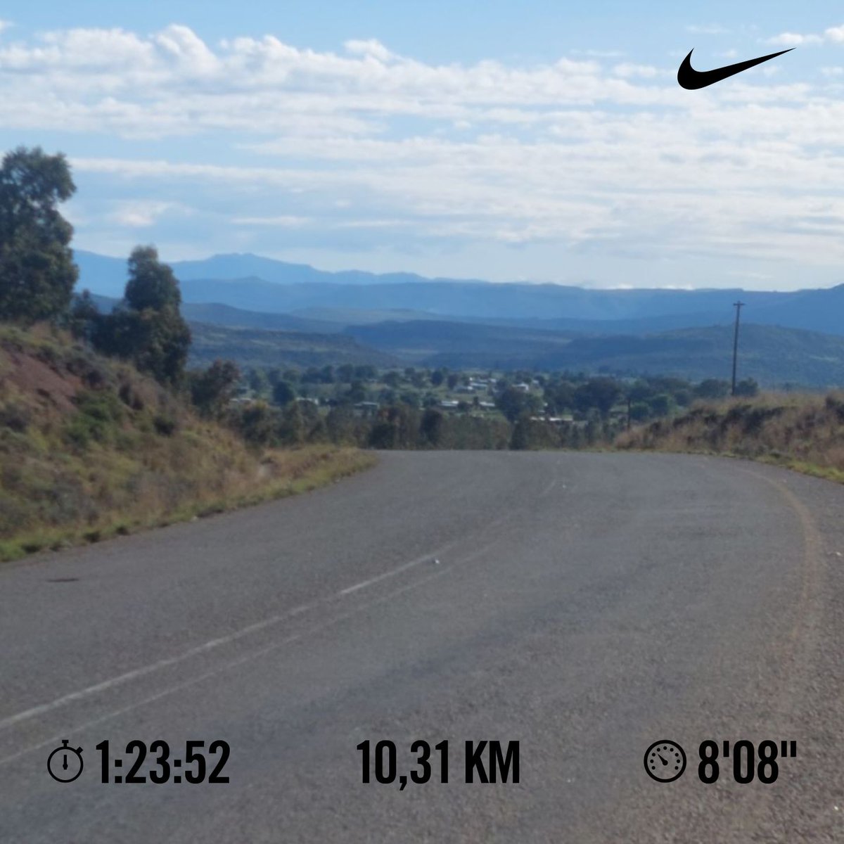 Phumie_p's tweet photo. Such a therapeutic late morning run. I love it it ๐ฅฐ๐คฉ๐
#RuralRunning
#FetchYourBody2022
#RunningWithTumiSole
#IRunNovember https://t.co/UxShYlnRUg