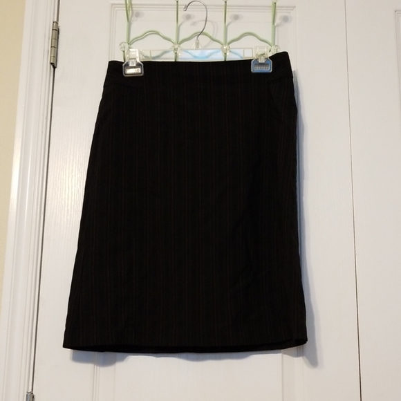Ashley04983290's tweet photo. So good I had to share! Check out all the items I'm loving on @Poshmarkapp from @gbria2001 #poshmark #fashion #style #shopmycloset #bananarepublic #currentelliott #spyder: https://t.co/DFepjZV4kB https://t.co/zkOxcugBvg