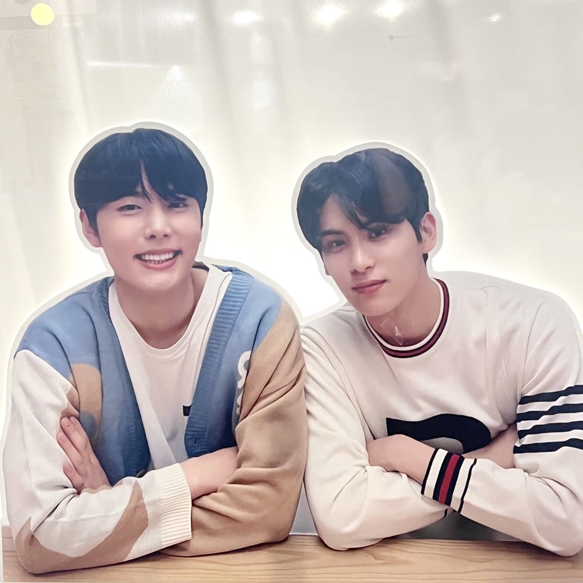 🎬
𝟏𝐬𝐭 𝐉𝐘𝐓𝐘 𝐜𝐚𝐟𝐞 𝐞𝐯𝐞𝐧𝐭 D-1
_

Welcome to the JY&amp;TY World
많관부웅~💕
내일 봐
빠👋