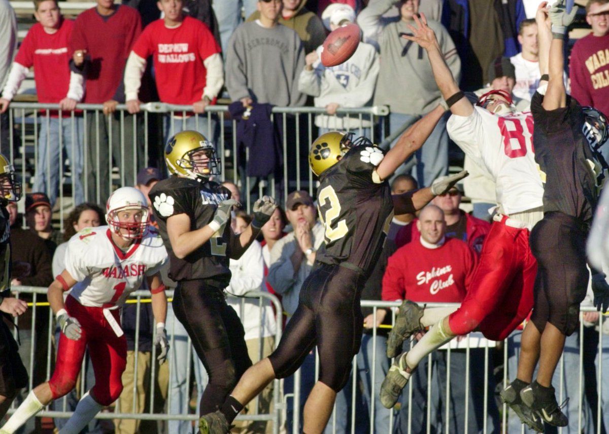Coach_Bopp's tweet image. On this day 21 years ago (Monon Bell - Nov. 10, 2001)… The Catch.  Trips Lex Gun Colorado Red.  We Believe!  Still my favorite football play of all time.  Happy Monon Bell Week!  Wabash Always Fights!  #WAF 🏈🔔