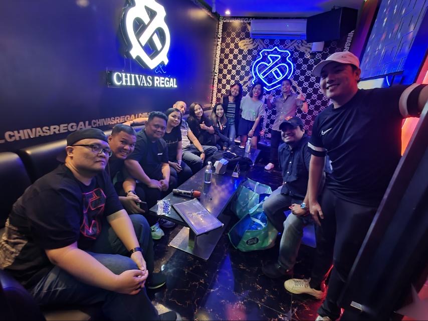 SeconCyber's tweet photo. Secon’s Commercial Team Leader, Rob Finney, visits our PH Team

Rob spent a few days in the Philippines meeting with PH team. During his visit, Rob had the opportunity to speak with the team and get to know each other during work hours, between meals, and after-work activities. https://t.co/mecqyRPkQc