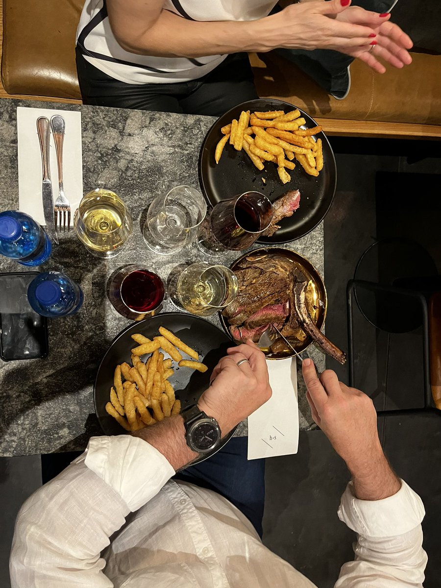 Hawk + Schoon Wine Bar tweet media