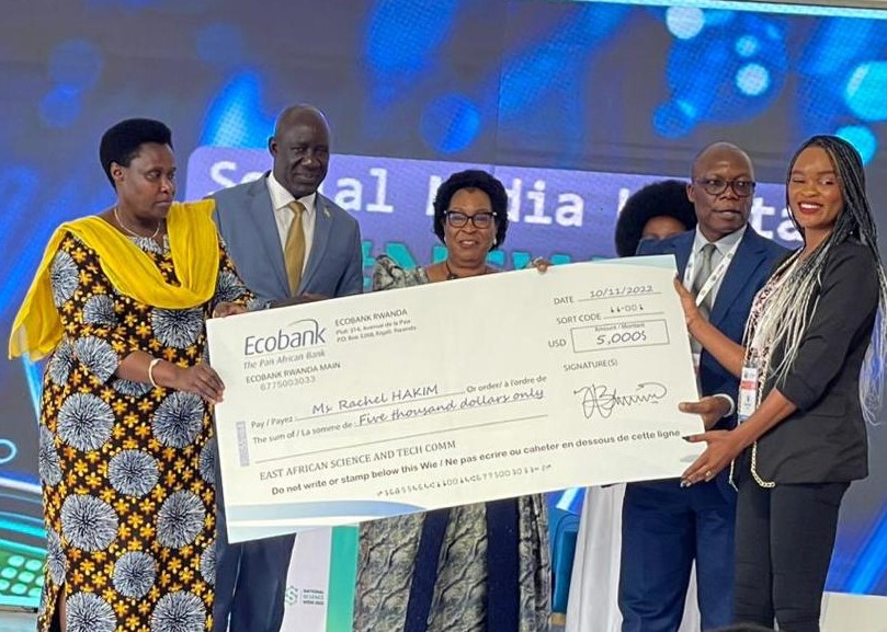 UNDP South Sudan (@undpsouthsudan) on Twitter photo Congratulations to GoGo Play on being awarded the Presidential Innovation Award by the VP of ๐บ๐ฌ H.E, Jessica Alupo at the 1st #EAYouthInnovationForum.
<a href="/UNDPAccLabs/">UNDP Accelerator Labs</a> in #SouthSudan continues to support the innovation ecosystem in South Sudan and beyond. <a href="/easteco1/">East African Science & Technology Commission</a> @MinistryofEAC Congratulations to GoGo Play on being awarded the Presidential Innovation Award by the VP of ๐บ๐ฌ H.E, Jessica Alupo at the 1st #EAYouthInnovationForum.
<a href="/UNDPAccLabs/">UNDP Accelerator Labs</a> in #SouthSudan continues to support the innovation ecosystem in South Sudan and beyond. <a href="/easteco1/">East African Science & Technology Commission</a> @MinistryofEAC