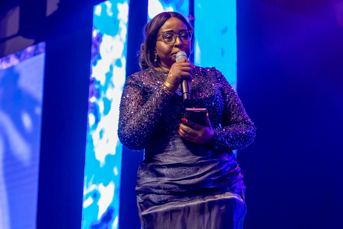 AMAAWARDS's tweet image. A queen in 2 frames 😍