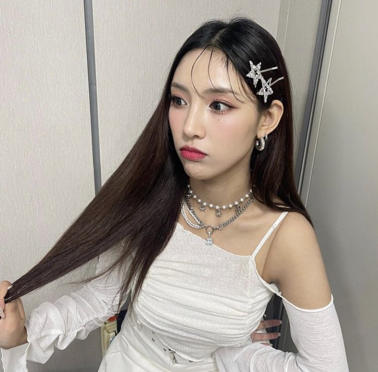 picsofchowon tweet picture