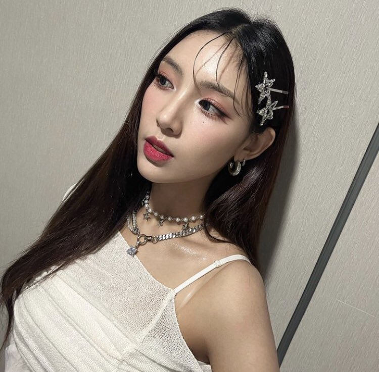picsofchowon tweet picture