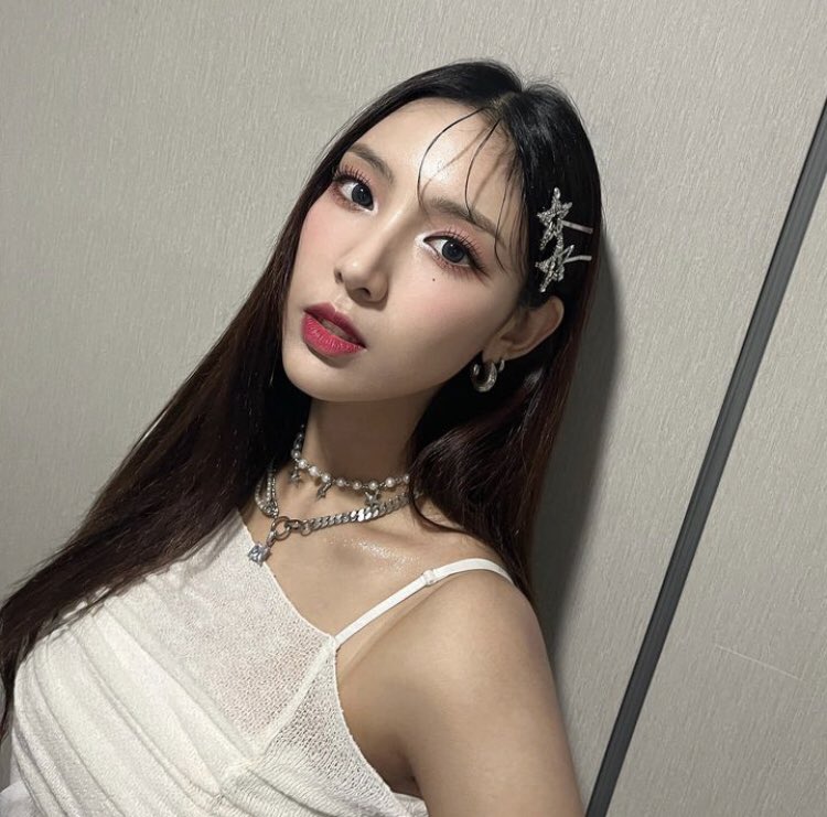 picsofchowon tweet picture