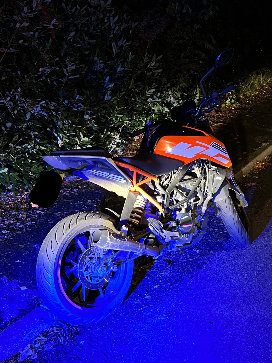 SC4947's tweet photo. Good shift last night, out with the rest of @DorsetNoExcuse @DorsetSpecials crewed with relatively new officers to support. Successful evening with multiple seizures and supported response for jobs. Below bike was seized for the complete set, No Tax, ins or MOT or L plates https://t.co/icwnt864on