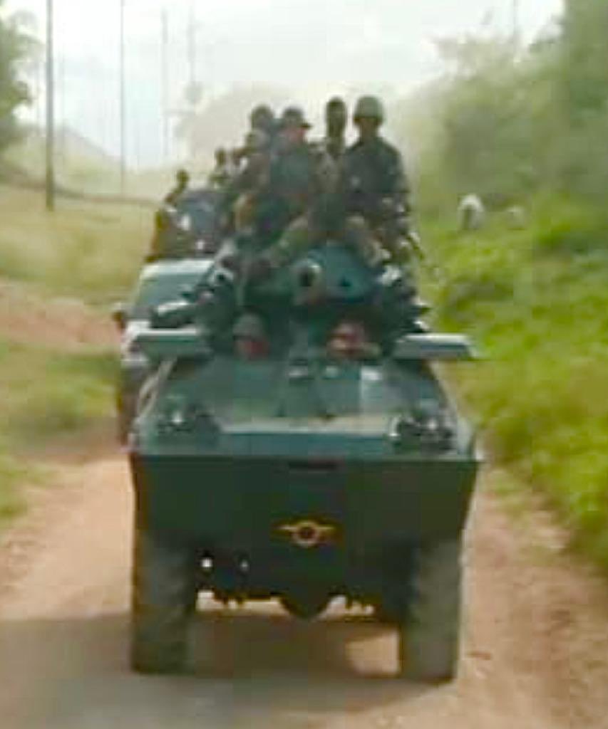 En misiones contra la minería ilegal, narcotráfico y trata de personas en la Operación Roraima 2022, FANB detiene a 3 sujetos integrantes de la banda delincuencial Las 3R en posesión de armas de guerra, equipos de comunicación, municiones, uniformes y otros pertrechos.