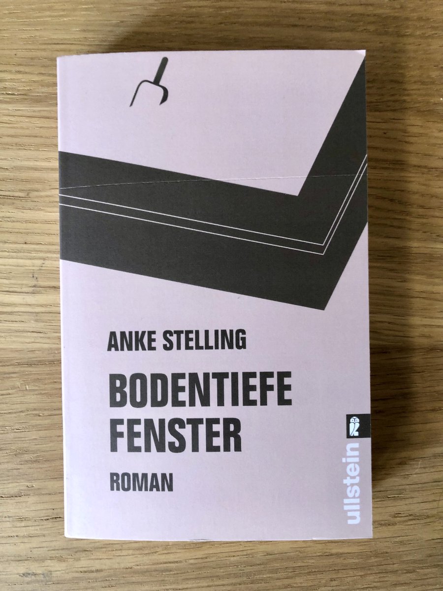 verbrecherei's tweet photo. Ha! Die Hardcoverausgabe des Romans "Bodentiefe Fenster" von Anke Stelling hat 5 Auflagen erreicht, das Taschenbuch soeben die 8. Auflage. Und läuft und läuft und läuft...
Mehr Stelling: https://t.co/gf8Nya4dUm
#verbrecherei #verbrecherverlag #bodentiefefenster #ankestelling https://t.co/r9PZP5mgzm