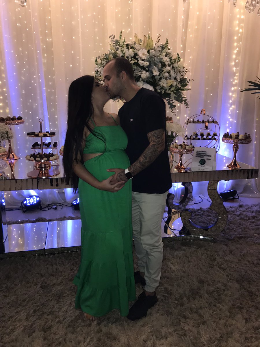 MillenaMathias7's tweet photo. Os amores da minha vida ❤️👩‍❤️‍💋‍👨🫶🏻@Pk_Siilva1999 https://t.co/OolA8oi1b0