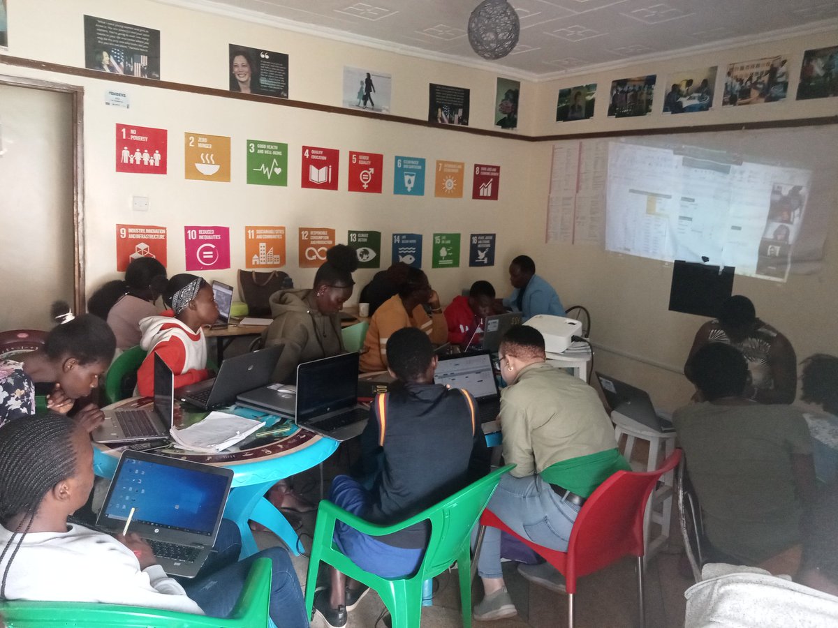 theborderhub's tweet photo. A group of entrepreneurs and part of our #Femidevs trainees going through day one of the master class excel training that's being offered by @Dell with great support from our partners @ZOOFoundation
@UNDPKenya
@lily_njoro
@040County
@googleorgGrants https://t.co/RSvbouv3Lf