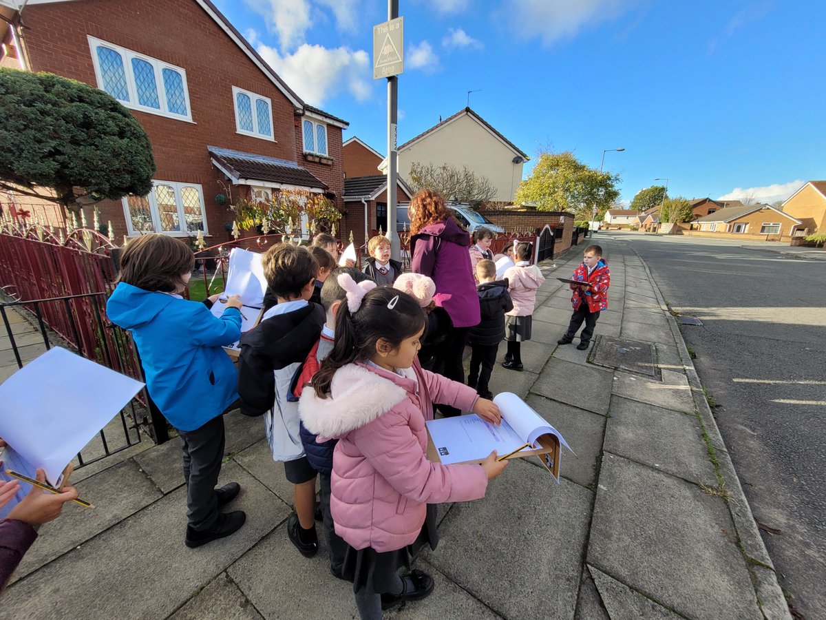 wooltonprimary's tweet image. 2F had a fabulous walk in the local area yesterday. They looked for street furniture, talked about physical and human features and named different types of housing to discuss back in school! Lots of fun and real-life, outdoor learning on a sunny, autumnal day #WPSFun 😀🍂