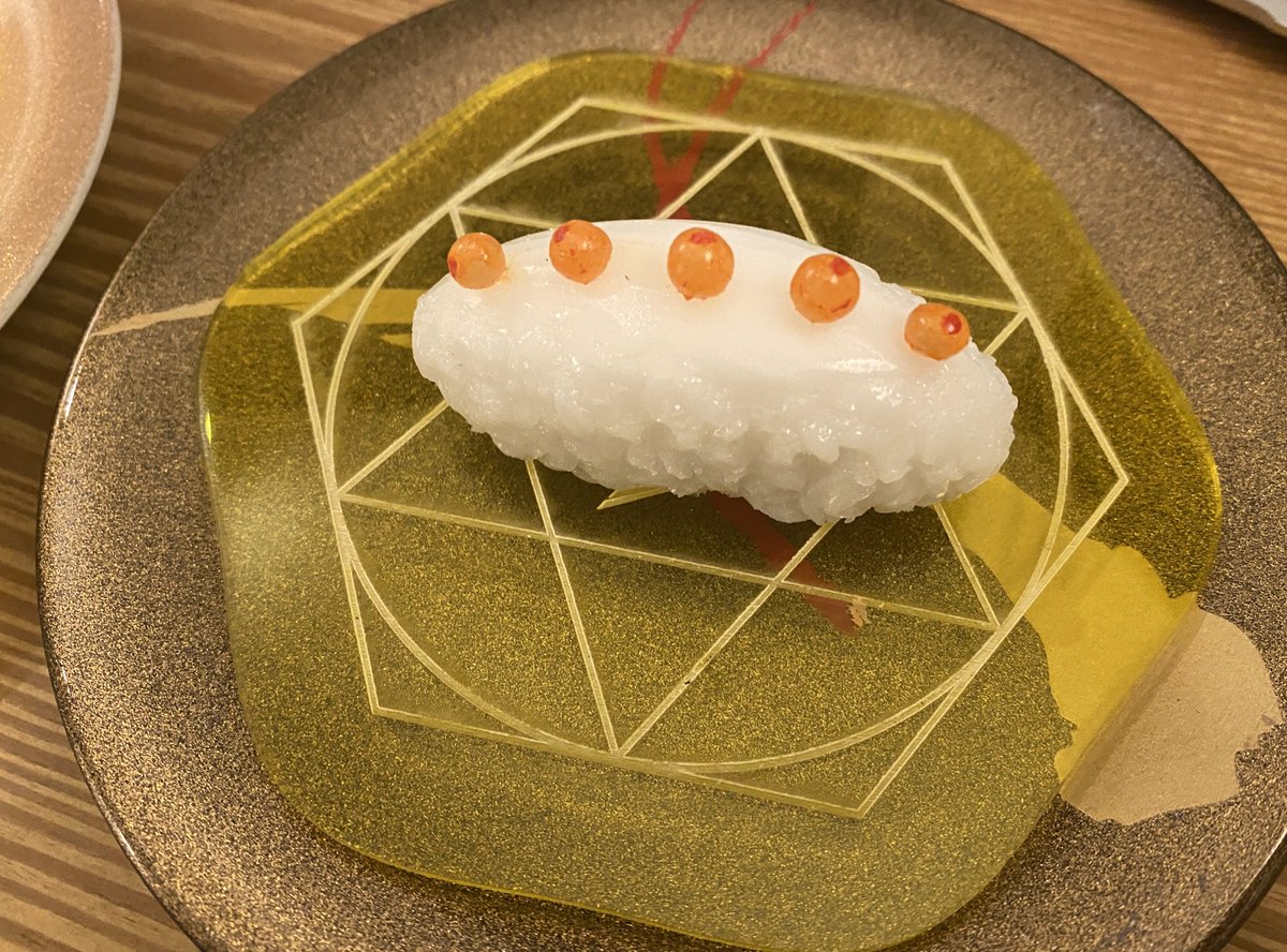 etsuko_ichihara's tweet image. イクラ5粒だけの寿司を作りました(未来の高級品) #未来SUSHI