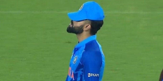 0xDakuMarco's tweet photo. Feel for Virat Kohli. He gives everything in this T20 World Cup and now result lost in Semifinal. He scored 296 runs with 98+ average, 4 fifties, 2 MOM awards and magical 82*. This guy deserves Trophy but once again India lost in semi. Nevertheless Virat, you Played Amazing. https://t.co/8K9DIm41B8