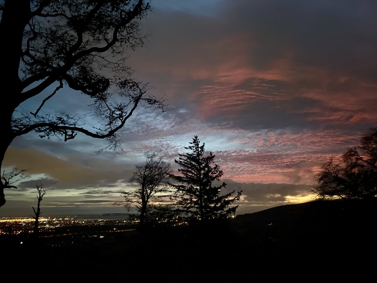 SavetheHellfire's tweet photo. In the beginning .... #dawn #sunrise #DublinSky #Weathercloud https://t.co/CoBgE9vm3p