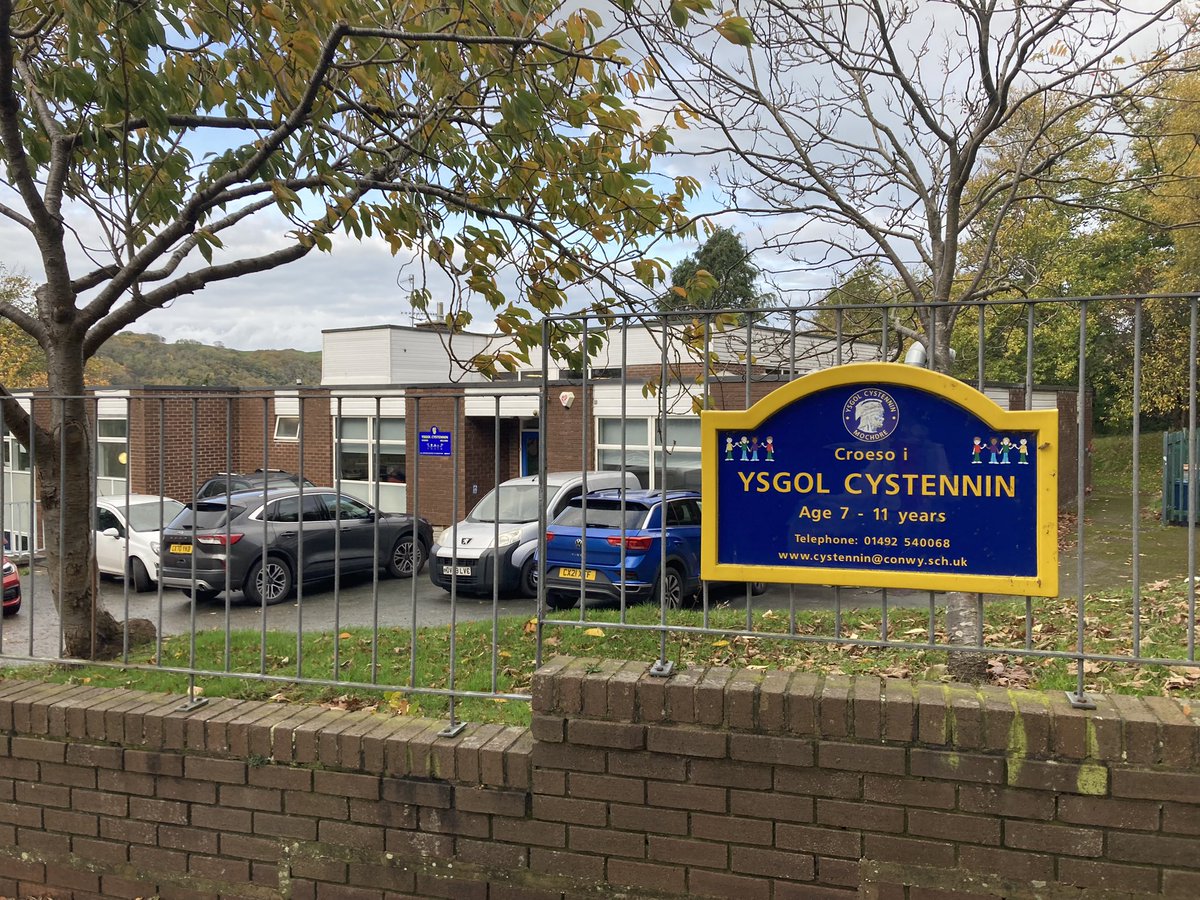Diolch o galon i <a href="/YsgolCystennin/">Ysgol Cystennin</a> am y croeso mawr bore ma i ddathlu'r #Jambori <a href="/Urdd/">Urdd Gobaith Cymru</a>
