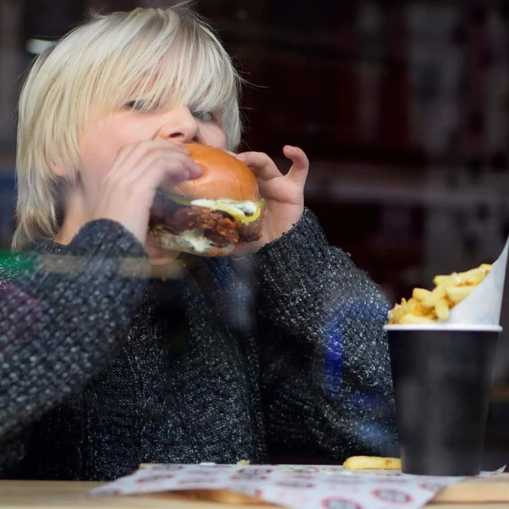 Sundays are just for fun and Family Sundays at <a href="/playbirdies/">Birdies</a> are just the best! 👨‍👩‍👧‍👦
Play a round of crazy golf, enjoy our delicious burgers and then sit back and chill while <a href="/thekidstableuk/">The Kids' Table</a> entertains your kids with FREE supervised arts and crafts! 🎨🖍… instagr.am/p/Ckx0V-ioQJN/