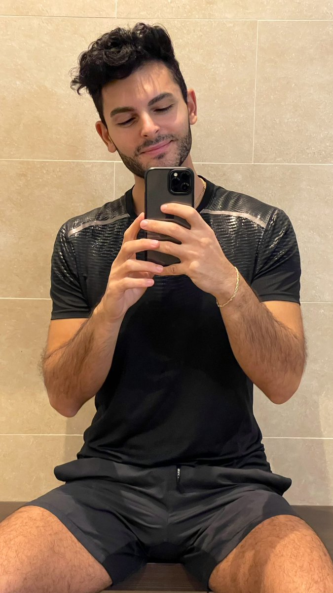 Sonomicheleee's tweet photo. Morning wo 🏋🏻‍♂️

#morning #wo #workout #italian #guy #Milano https://t.co/KgdnadMy5F