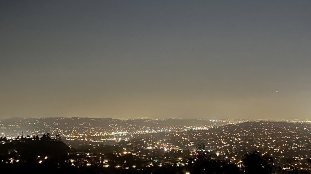 vvanderer_'s tweet photo. city of stars
are you shinning just for me? https://t.co/3dNAcY4d7z