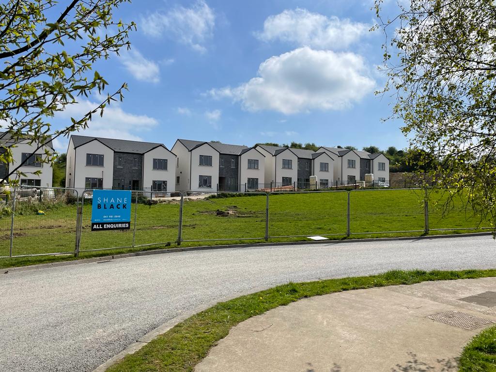 Ledwidge Hall Green is a luxury new private residential scheme of only 28 homes &amp; located in the beautiful village of Slane, Co.Meath.
Homes are selling fast with 5x 3 semi-det units left from €339,500.
Ready for occupation
High-Spec Finish
HTB Approved
👉ledwidgehall.ie