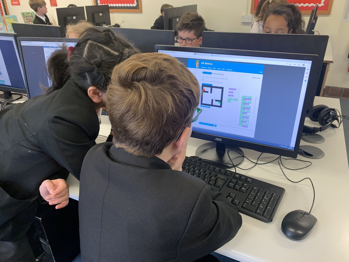 NottsHighIJS's tweet image. Y5 pupils are busy practising their computational thinking skills ready for next week’s competition. #DeepConcentration #Logic