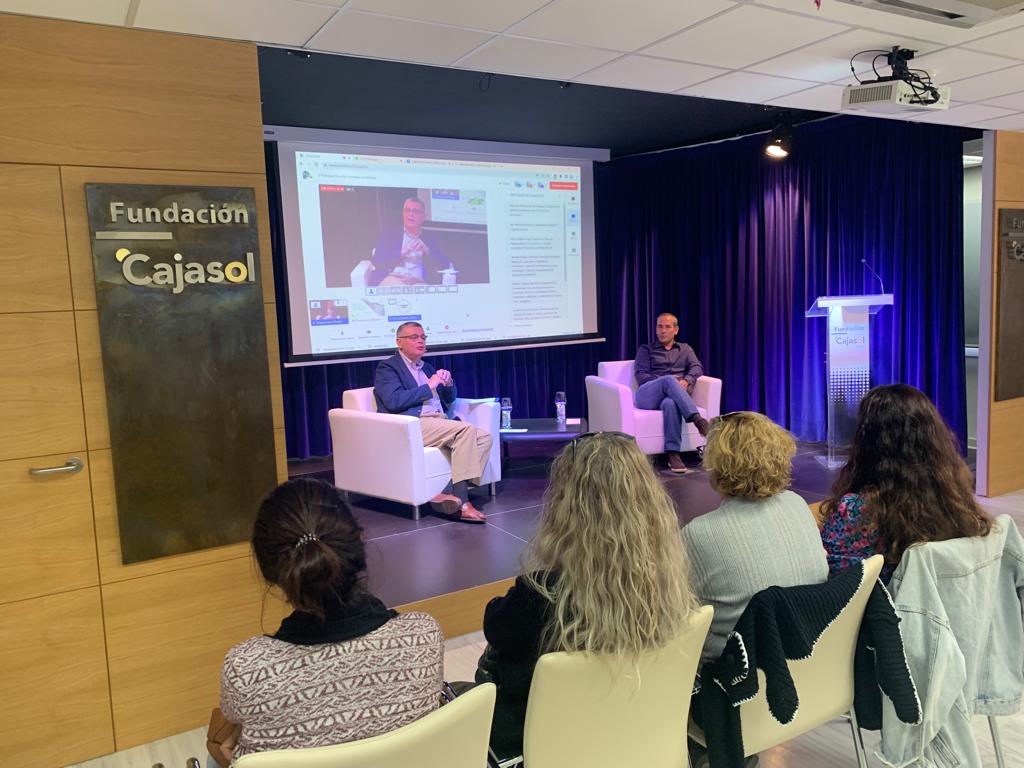 enfoquecircular's tweet photo. #EnfoqueCircular llega a su fin y es el turno de Alfonso Vargas @vargas24762 , catedrático de @UniHuelva, que nos hace considerar la #circularidad como #camino inequívoco para la #sostenibilidad, pero para ello, hay que darse prisa, y #trabajar con #urgencia para conseguirlo. https://t.co/E3Efg0fxmj