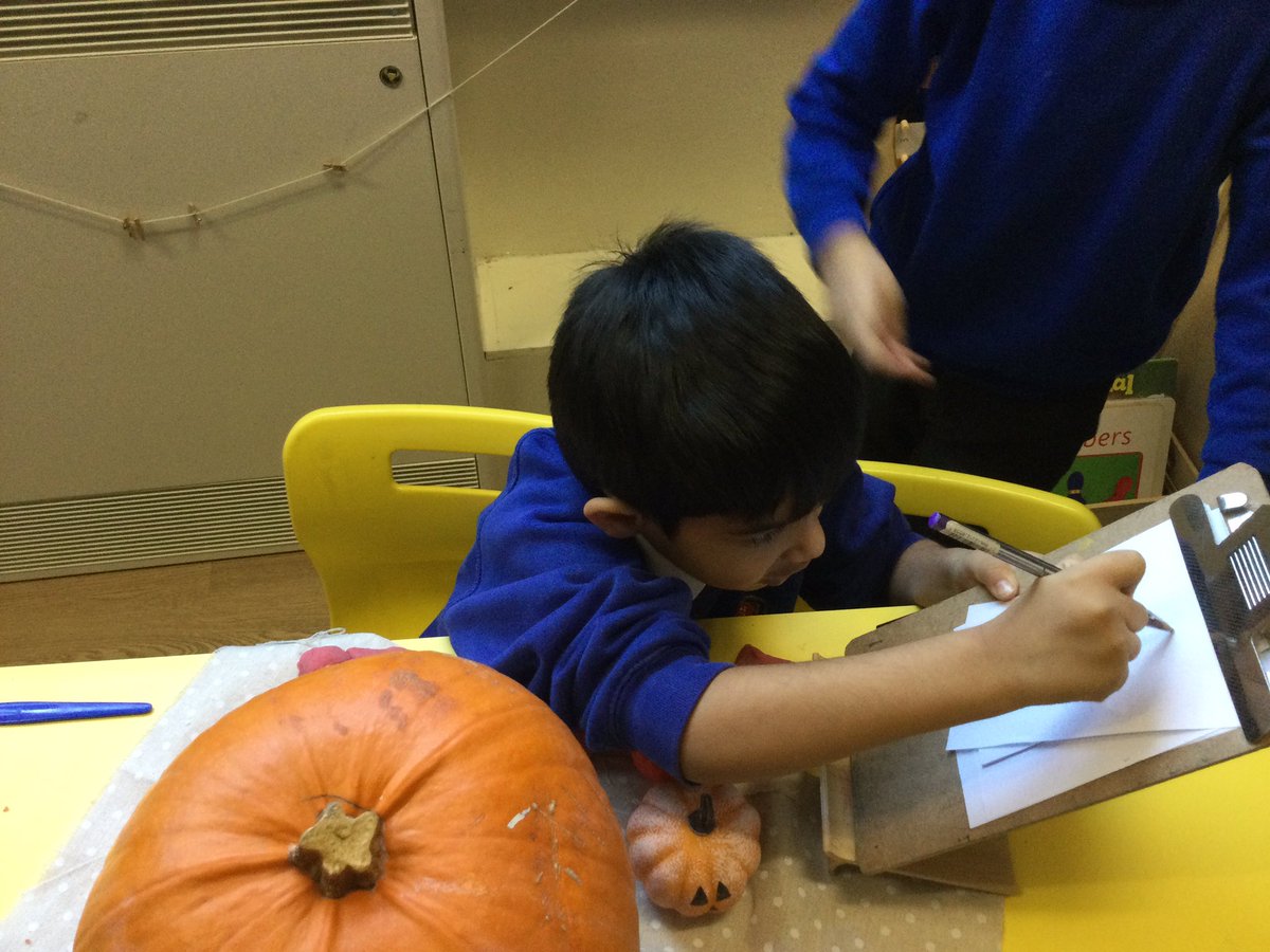 alstonprimaryb9's tweet photo. Reception have been enjoying the story Pumpkin Soup. They have been looking closely at the different vegetables, they learnt how to chop them safely and had fun using play dough to explore and represent the different textures. #usingtools #investigation https://t.co/m3zyN1z2vC