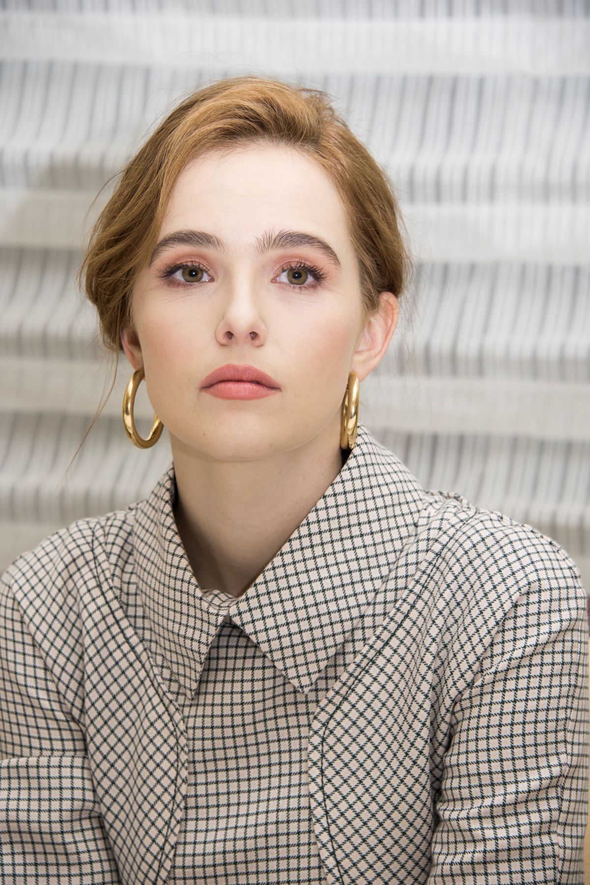 HAPPY 28TH BIRTHDAY ZOEY DEUTCH 