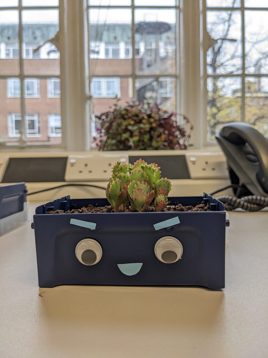Cindy_XinWen's tweet photo. Shout-out to @StarlabUKLtd for the new science side-kicks ๐ต The cheeky sticker is a fun reminder to try our best to stay eco-friendly wherever we can in the lab ๐ฉ๐ปโ๐ฌ
@ESiragher @PerriLab #ecolutionmovement https://t.co/9uF2WeVJS2