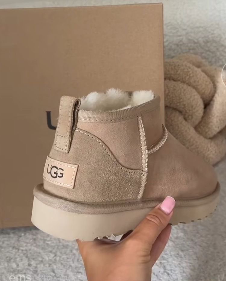 SelectOutfit's tweet image. ugg season