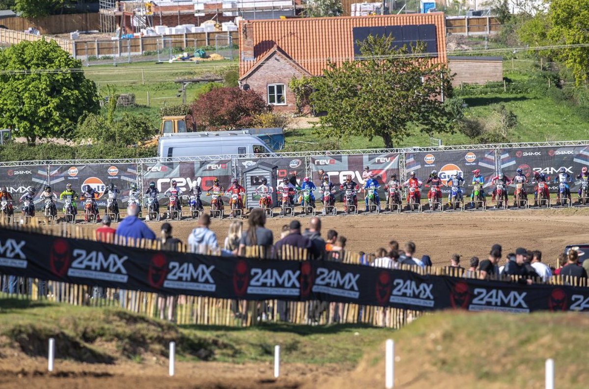 ACUBritishMX's tweet photo. #ThrowbackThursday to Lyng this past season. Who wants to to see the Cadders Hill track back on the calendar for the 2023 season?
#MXGB23 #RevoMXGB #RevoACU #OnlyRevo #Revo #ACU #ACUMX #GulfRaceFuels #rhlactivities #Britishmx #BritishMotocross #BritishChampionship #MX #Motocross https://t.co/sujUl3LZTg