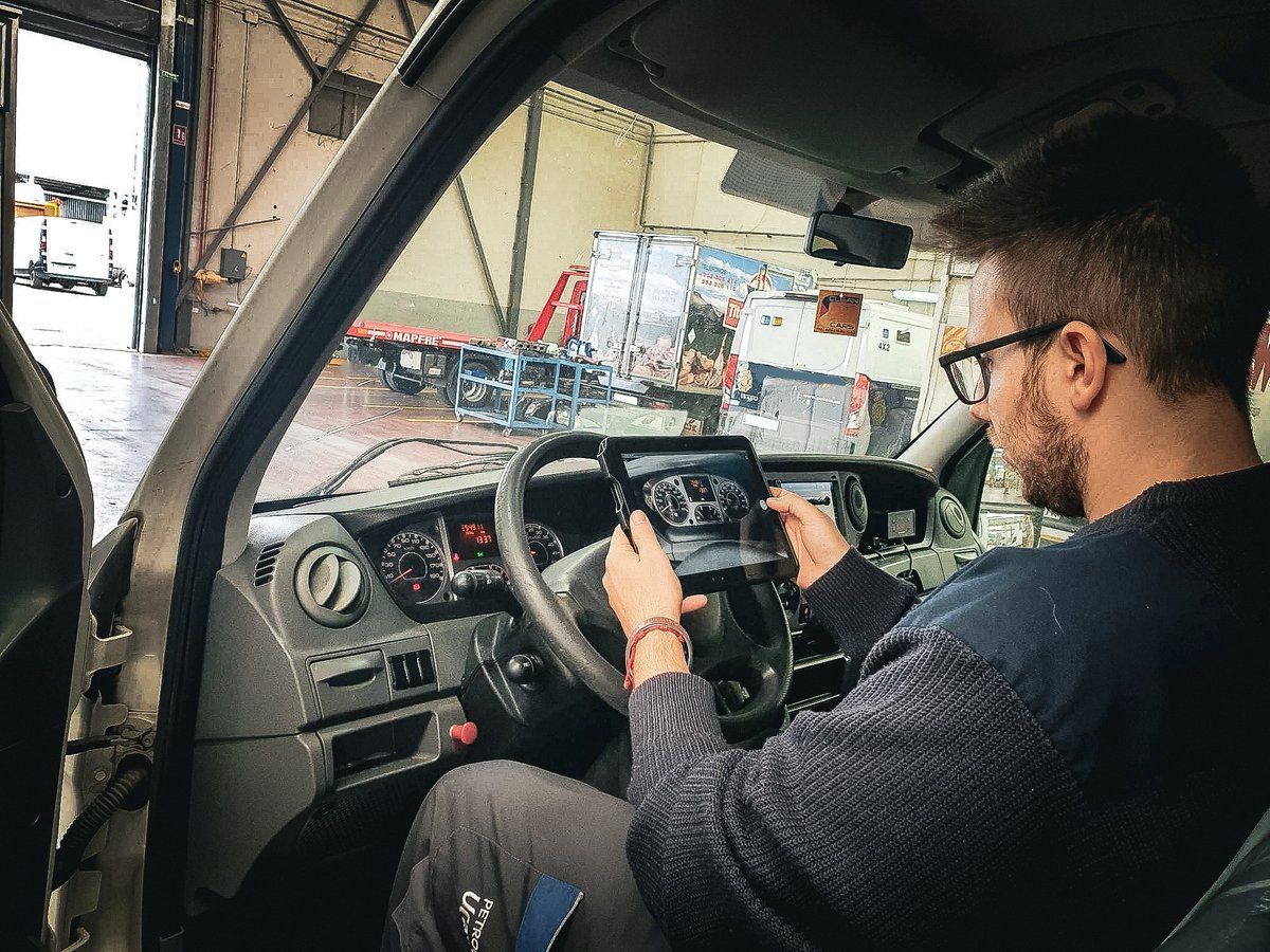 CarReception's tweet photo. ¡Esta semana hemos viajado hasta #Granada!⭐

Estamos a punto de finalizar la instalación de CAR en el concesionario Auto Distribución Illiberis - @IvecoES.

Ha sido un placer compartir estos días con todo el equipo @IVECO.❤️

¡Seguimos con la transformación #digital!💪 https://t.co/HFoJkDEkiE
