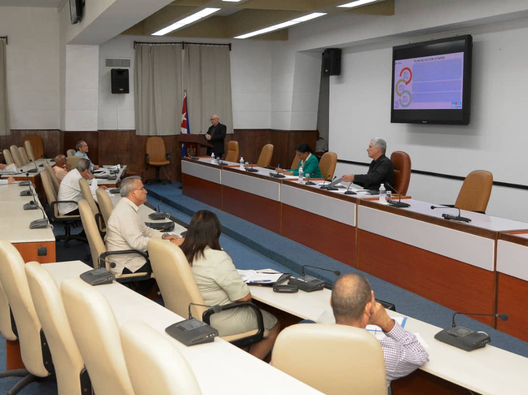 Este miércoles tuvimos otra sesión del Consejo Nacional de Innovación. Debatimos sobre economía circular, tema apasionante, necesario, y sobre todo estratégico para un país que se desenvuelve en las condiciones del nuestro. Hay que trabajar en crear una cultura sobre estos temas.