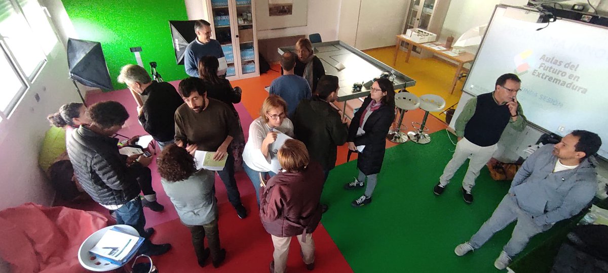 Nuevos coordinadores/as de Aulas del Futuro de Extremadura formándose en el <a href="/CPR_Zafra/">CPRZafra</a> 
#AdFE #AuladelFuturoExtremadura