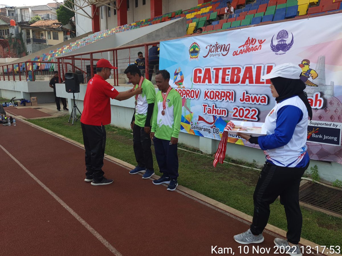 dpusdatarujtg's tweet photo. Tambahan 2 medali perak diraih Tim @dpusdatarujtg di Cabor Gateball Ganda Putra dan Ganda putri #PorprovKorpriJateng2022

#JatengGayeng
@BaporKorpri_Jtg 
@disporaparjtg https://t.co/PtjBs5DRSv