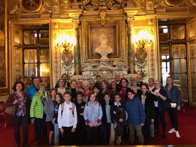 Merci <a href="/MartadeCidrac/">Marta de Cidrac</a> pour cette belle visite du <a href="/Senat/">Sénat</a> offerte aux écoliers et aux habitants d'#Aigremont.