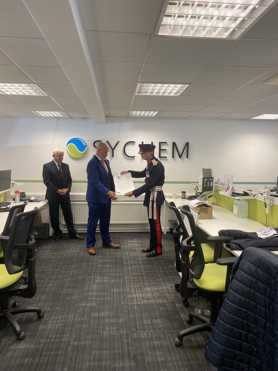 SychemUK's tweet photo. We would once again like to thank the Lord-Lieutenant and Deputy Lieutenant of Hampshire for taking the time to visit the head office, and for presenting Sychem with such a prestigious award. 🏆 

It is an honour to have received, and we are so proud of everyone involved. 🎉 https://t.co/PQyzrpSagV