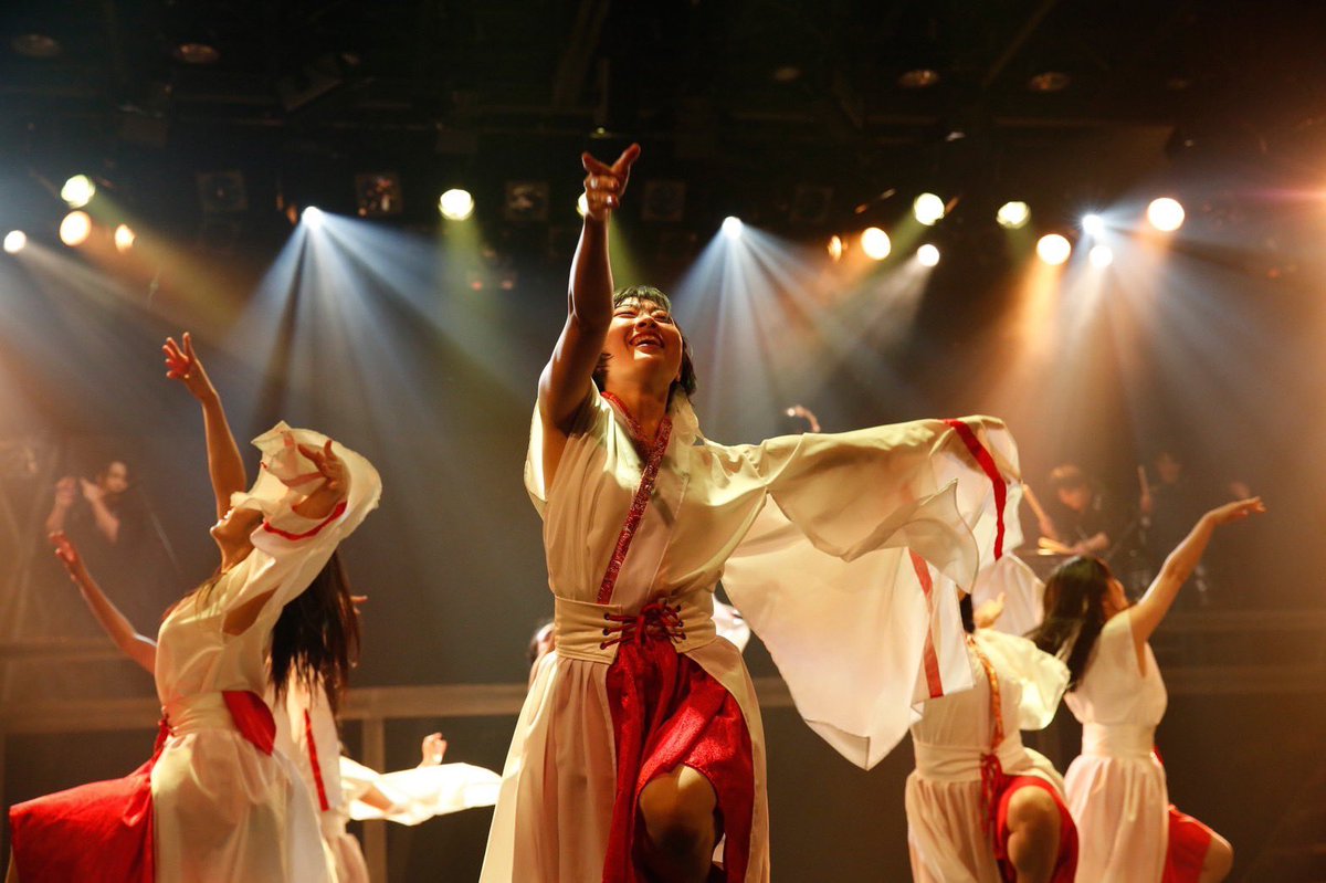 O_CreativeForce's tweet photo. 「HIMIKO 」の物語を彩るダンサーズ。
オープニング、エンディングのダンスだけでなく、劇中で禍々しいオーラを纏って表現した伝説の龍"ヤマタノオロチ"は必見‼️

赤木綾花
大谷峰々
高木紅里
田中亜未
原萌々花
松本亜美
芳本紗良
金世玲
又吉藍子
藤井世良

#HIMIKO https://t.co/mSI0tVX2QL