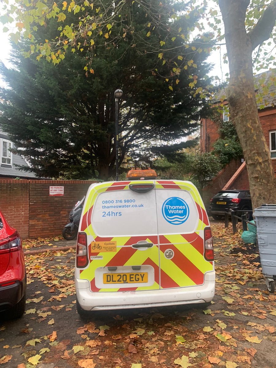 Z_L_O_T's tweet photo. @thameswater preventing my friend Sophie from going to work this morning because they refused to move their vehicle so she could get out. Dm me please. https://t.co/DUk9he39gG