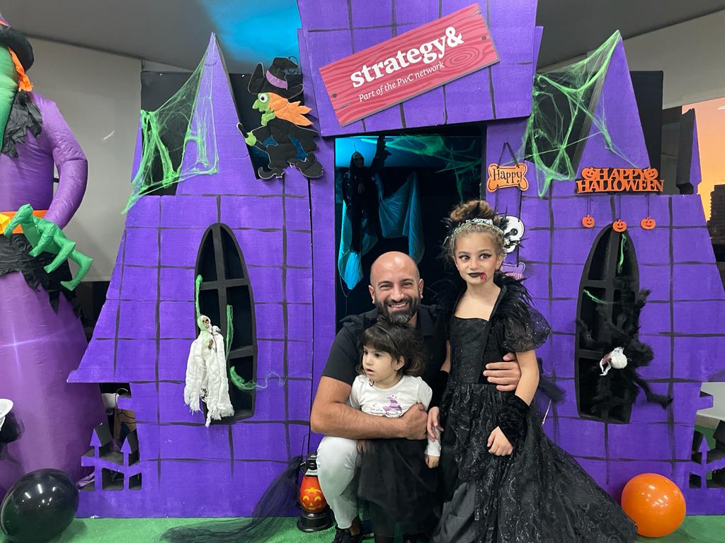 strategyandME's tweet photo. No tricks, just office treats! The little ones came to our offices for Halloween as we enjoyed a parade of fantastic costumes!๐#LifeAtStrategyand https://t.co/2R2aB8tQhS