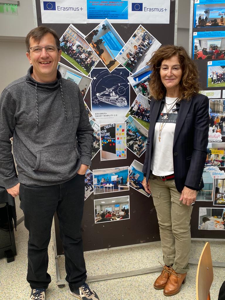 Erasmus+Smart 
Mobility #day4 finding solutions to improve mobility and sustainability and environment to have a better world forfuturegenerations <a href="/RosaBorrell/">Rosa Borrell</a> <a href="/Guindavols/">Institut Guindavols</a> <a href="/georgecosbuc/">George Cosbuc</a> @hellensteingymnasium