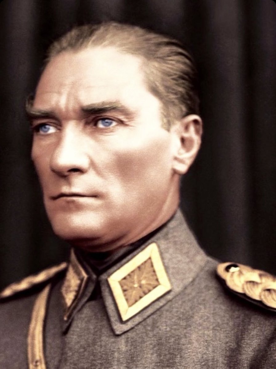 Açtığın yolda, gösterdiğin hedefe durmadan yürüyeceğime ant içerim!