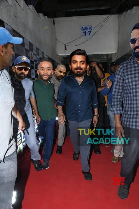 TukTuk_Academy's tweet photo. KL Rahul chose the big stage to show his loyalty towards the academy...He gone to pavilion after scoring gorgeous gorgeous 5 runs off just 5 balls... Professor KL on fire🔥😍 #INDvENG https://t.co/mY4utMWa2y